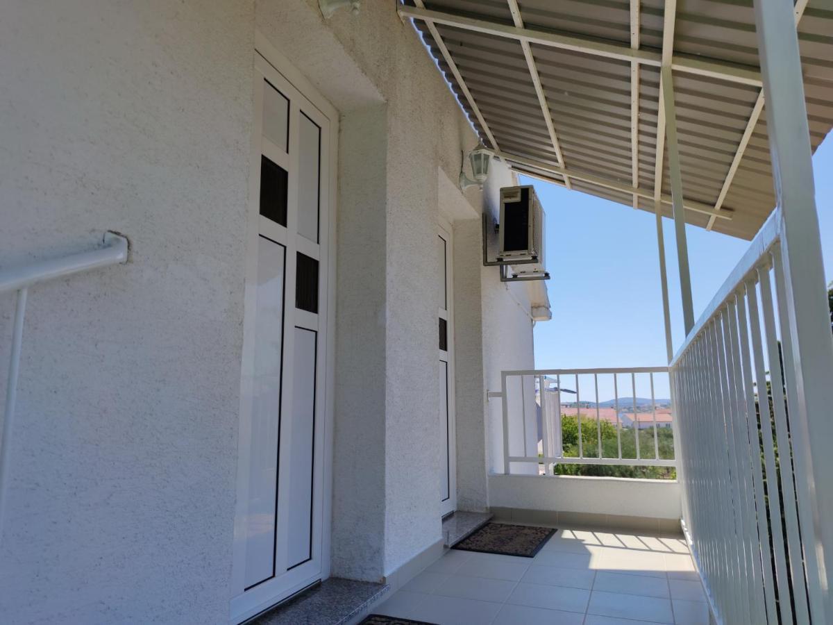 Apartments Vodice Srima ภายนอก รูปภาพ